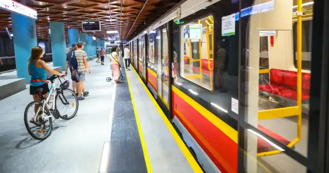  Metro w Warszawie będzie o 4C zimniejsze. Powód zaskakuje