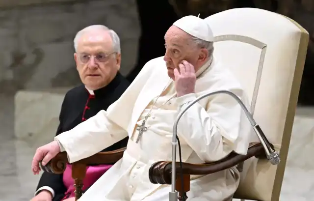 Papież: Być księdzem to być drugim Chrystusem, to stać się błotem w płaczu ludzi Papież: Być księdzem to być drugim Chrystusem, to stać się błotem w płaczu ludzi