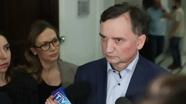 Zbigniew Ziobro stawi się przed komisją? Jest w Brukseli Zbigniew Ziobro stawi się przed komisją? Jest w Brukseli
