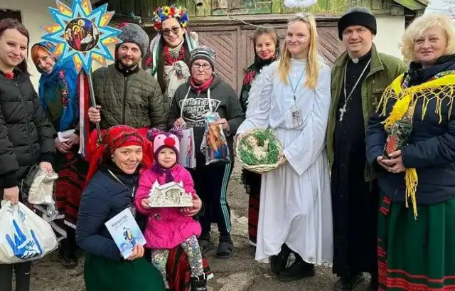 Przywraca uśmiech ukraińskim dzieciom. Potrzebuje samochodu, by nadal być aniołem radości Przywraca uśmiech ukraińskim dzieciom. Potrzebuje samochodu, by nadal być aniołem radości
