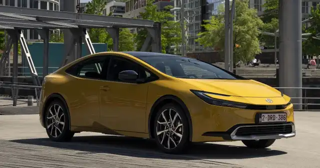  Ta Toyota będzie się uczyć dróg i kierowców. Wszystko w jednym tylko celu