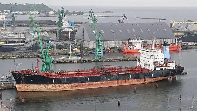 Rosyjski statek zostanie usunięty z gdyńskiego portu. Wiadomo, co się z nim stanie Rosyjski statek zostanie usunięty z gdyńskiego portu. Wiadomo, co się z nim stanie