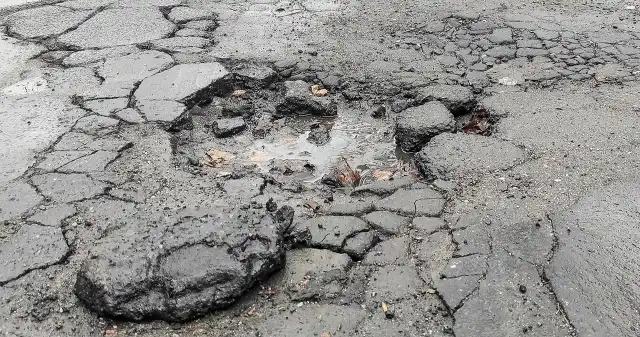  Nowy asfalt to rewolucja. Wystarczy godzina i sam załata dziurę w drodze
