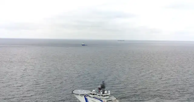  Rosyjski statek w Zatoce Fińskiej. Straż przybrzeżna w pełnej gotowości