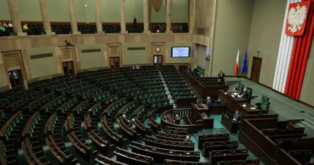  Sondaż: Miejsce na polskiej scenie politycznej dla nowej partii