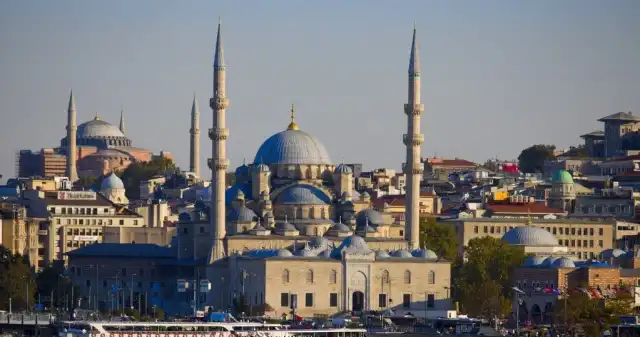  Drastyczny wzrost cen alkoholu i fatalne dane. Śmiertelna fala w Turcji