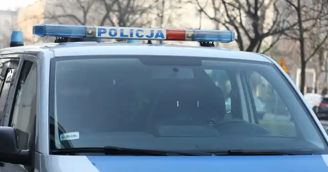  Akcja służb w stolicy. Z samochodu zniknęła potężna suma pieniędzy