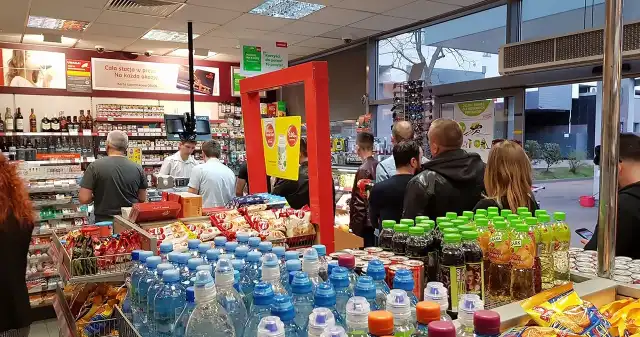 Masz prawo jazdy? Udowodnij Posłanka chce rewolucji na stacjach paliw Masz prawo jazdy? Udowodnij Posłanka chce rewolucji na stacjach paliw