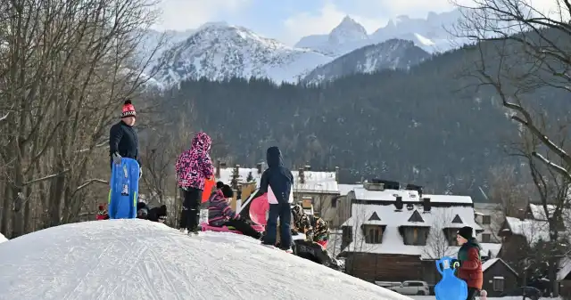  Prawie połowy Polaków nie stać na wyjazd na ferie zimowe. Jest raport o wydatkach