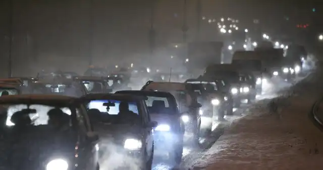  Marznące opady i lód na drogach. Pojawiły się nowe alerty IMGW. Trzy województwa zagrożone
