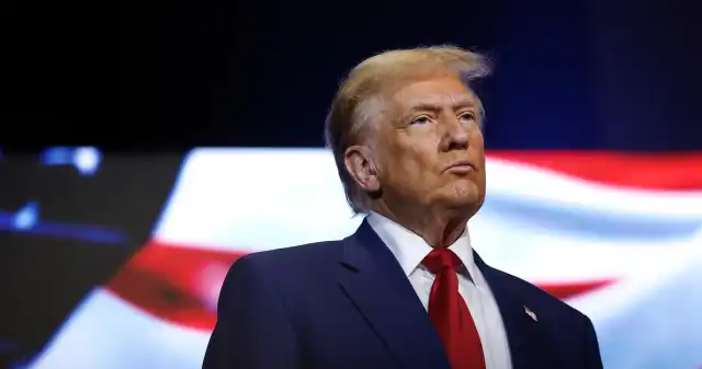 Cięcia Trumpa wywołały panikę i chaos. Pracę mogą stracić tysiące osób Cięcia Trumpa wywołały panikę i chaos. Pracę mogą stracić tysiące osób