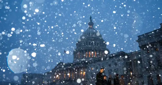  Śnieżyce, ulewy i tornada. Zagrożeń tyle, że starczy dla każdego. Pogoda atakuje światowe mocarstwo