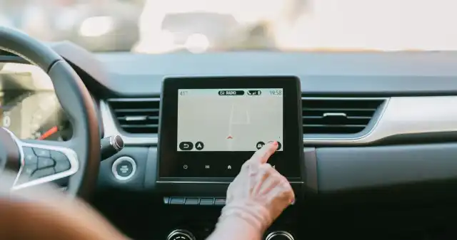 Android Auto 13.7 już jest. Google ukryło coś w kodzie Android Auto 13.7 już jest. Google ukryło coś w kodzie