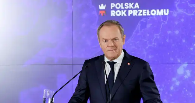  Tusk reaguje na telefony Trumpa. Wymowny wpis